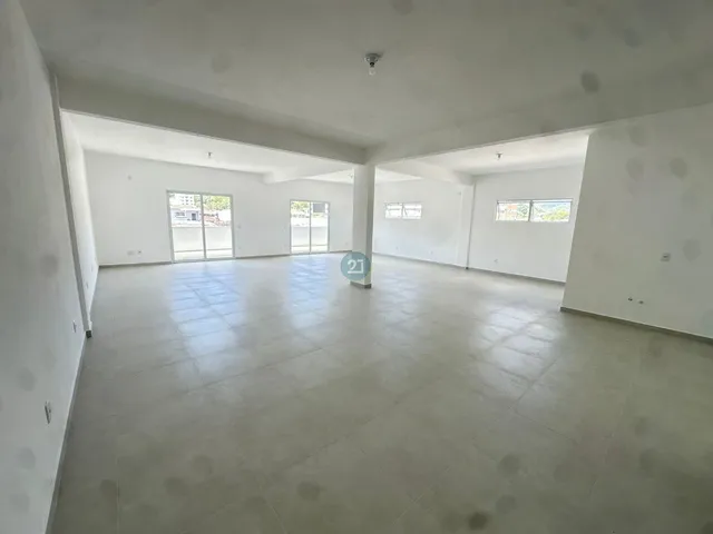 Imagem 4: Sala Comercial C/ 100Mts para Locação em Biguaçu-Sc, Bairro Rio Caveiras: Espaço Amplo e Versátil para Seu Negócio!