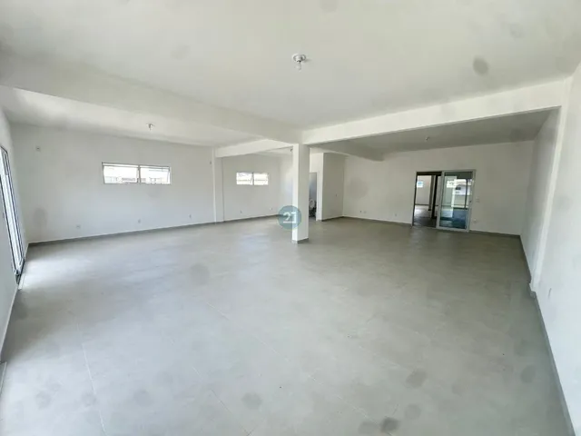 Imagem 6: Sala Comercial C/ 100Mts para Locação em Biguaçu-Sc, Bairro Rio Caveiras: Espaço Amplo e Versátil para Seu Negócio!