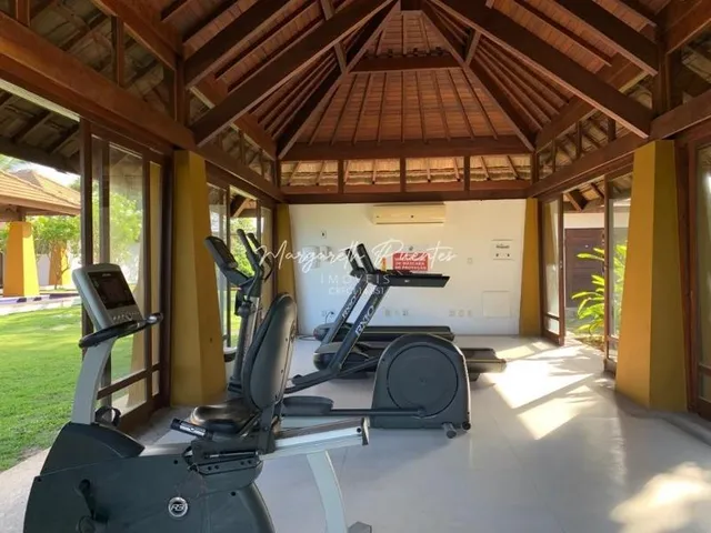 Imagem 2: Casa Alto Padrão em Condomínio Piscinas Naturais em Praia do Forte, 5 Suítes, 544M² - Mata de São João - Bahia
