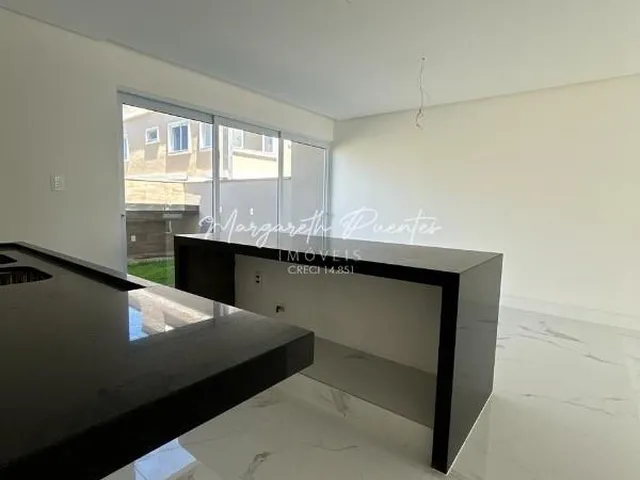 Imagem 9: Casa 4/4 Sendo 2 Suítes com Closet , Fachada Belíssima , Ambientes Integrados Condomínio Clube em Abrantes !