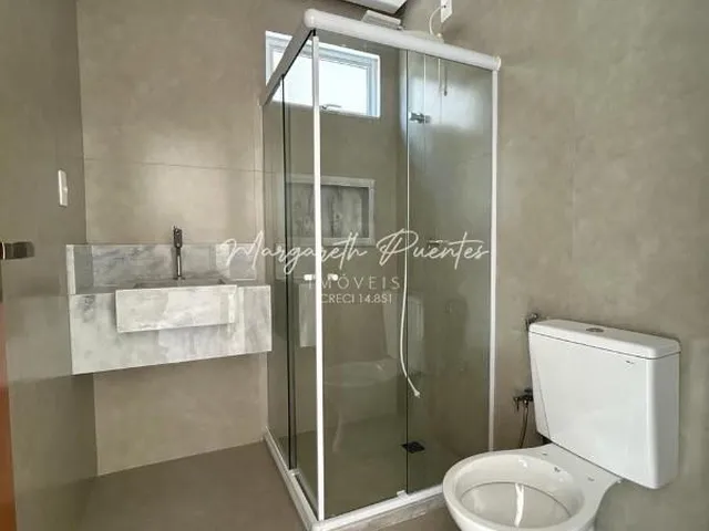 Imagem 3: Casa 4/4 Sendo 2 Suítes com Closet , Fachada Belíssima , Ambientes Integrados Condomínio Clube em Abrantes !