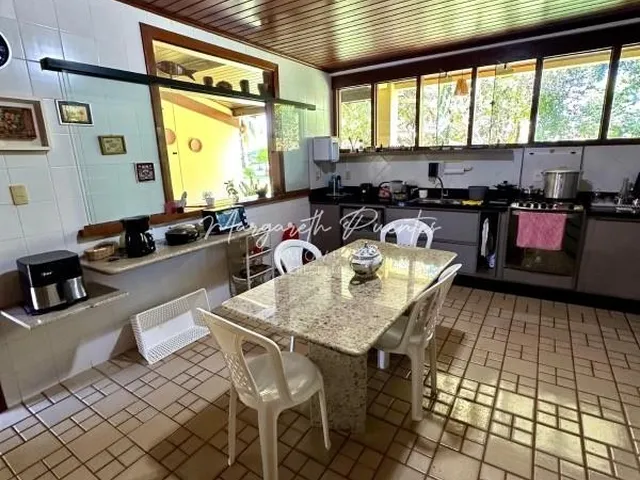 Imagem 6: Casa Frente Mar, 6 Dormitórios, Sendo 4/4 na Casa Principal 6.700 M2, Um Mini Sítio em Busca Vida
