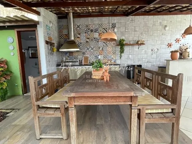 Imagem 8: Casa Mobiliada para Locação Anual em Rua Tranquila em Vilas do Atlântico, Piscina e Espaço Gourmet