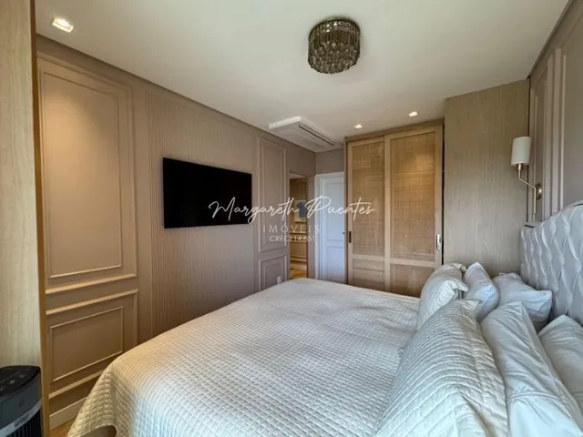 Imagem 4: Belíssimo Apartamento de 4/4, Revertido P/ 3 Suites, Todo Reformado e Decorado em Alto Padrão, 3 Vagas, com Vista Mar