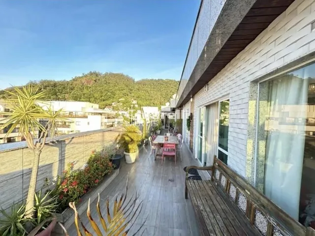 Imagem 4: Cobertura À Venda em Charitas, Niterói: 3 Quartos, 1 Suíte, 2 Vagas e 280 M² de Área. Confira!