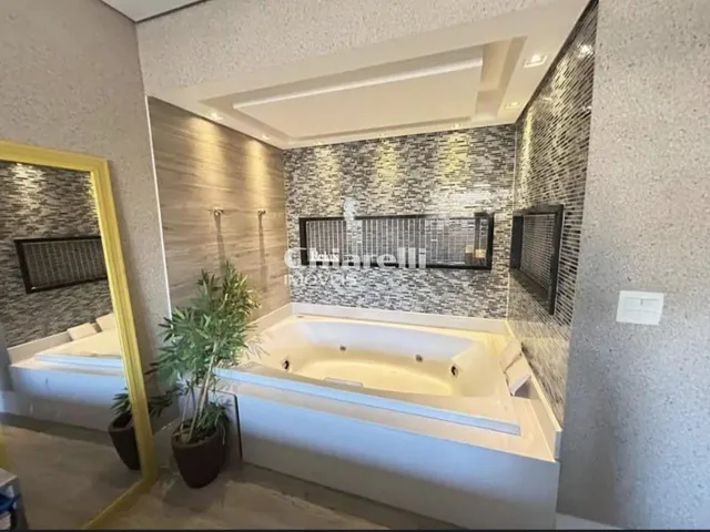 Imagem 8: Cobertura À Venda em Charitas, Niterói: 3 Quartos, 1 Suíte, 2 Vagas e 280 M² de Área. Confira!