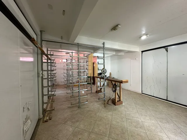 Imagem 3: Sala Comercial Defronte À Uma das Saídas da Br-101 e Frente Marginal Oeste em Camboriú/Sc!!