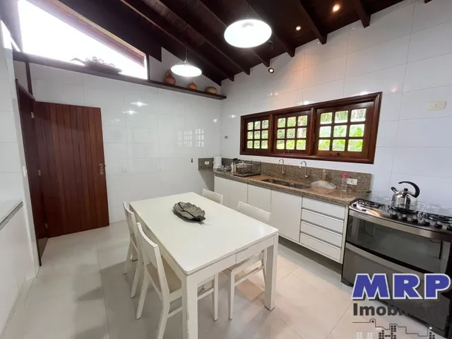 Imagem 4: Casa a Venda em Condomínio na Praia da Lagoinha em Ubatuba, com 5 Suítes !