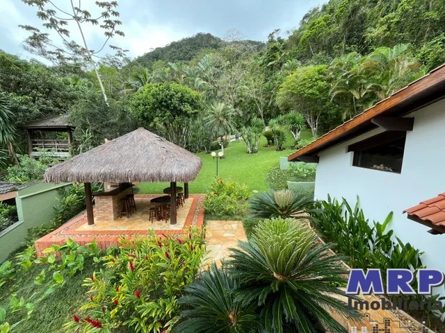 Imagem 6: Casa a Venda em Condomínio na Praia da Lagoinha em Ubatuba, com 5 Suítes !