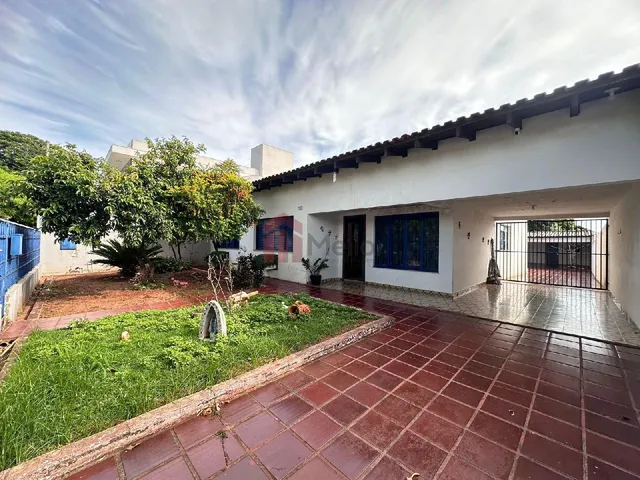 Imagem 9: Casa Ampla À Venda em Umuarama-Pr, Zona I: 3 Quartos, 1 Suíte, 3 Salas, 2 Banheiros, 1 Vaga, 180,40 M² de Área
