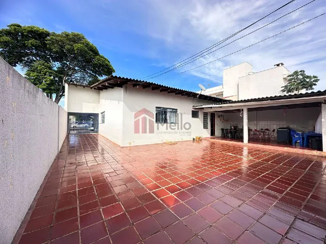 Imagem 2: Casa Ampla À Venda em Umuarama-Pr, Zona I: 3 Quartos, 1 Suíte, 3 Salas, 2 Banheiros, 1 Vaga, 180,40 M² de Área