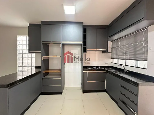 Imagem 5: Casa À Venda em Umuarama-Pr, Jardim Belvedere: 3 Quartos, 1 Suíte, 1 Sala, 3 Banheiros, 3 Vagas de Garagem, 180M²