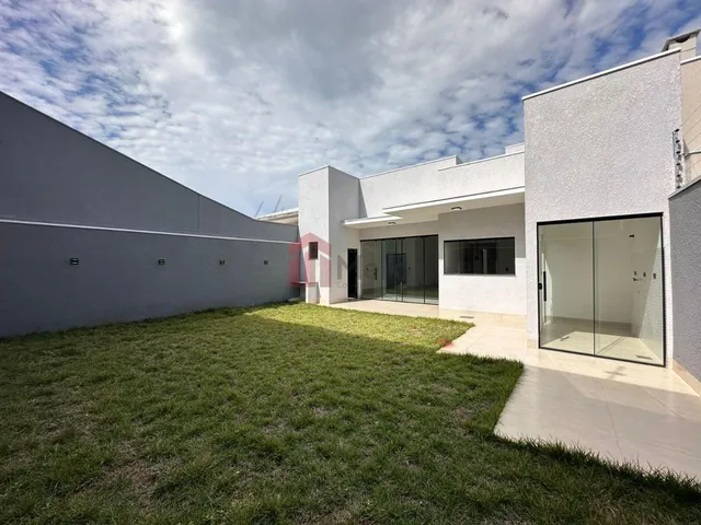 Imagem 2: Imóvel À Venda em Umuarama-Pr: Casa Moderna com 3 Quartos, 1 Suíte e 137,65 M² no Parque Bandeirantes!