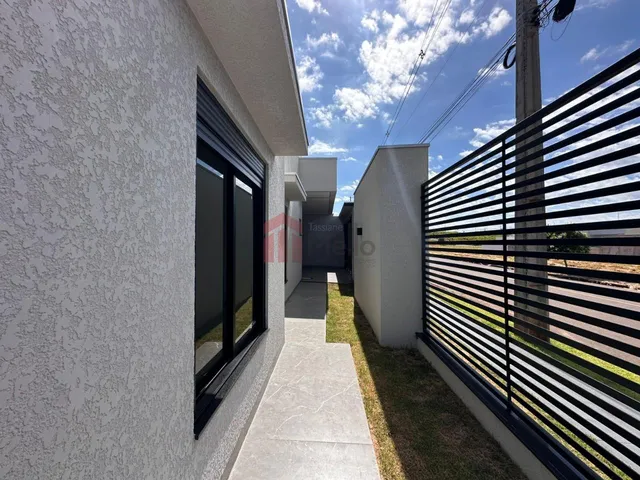 Imagem 2: Casa À Venda em Umuarama-Pr, Parque Residencial Ônix: 3 Quartos, 1 Suíte, 2 Salas, 3 Banheiros, 2 Vagas de Garagem!