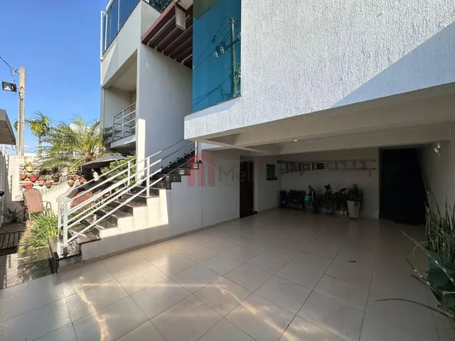 Imagem 9: Casa de Luxo À Venda em Umuarama-Pr, Jardim Tupã: 4 Quartos, 4 Suítes, 1 Sala, 4 Banheiros, 4 Vagas, 187M². Imperdível!