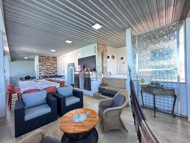 Imagem 5: Casa de Luxo À Venda em Umuarama-Pr, Jardim Tupã: 4 Quartos, 4 Suítes, 1 Sala, 4 Banheiros, 4 Vagas, 187M². Imperdível!