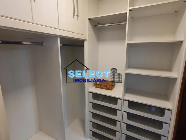 Imagem 16: Apartamento 04 Suítes 04 Vagas Varanda Gourmet Jacuzzi 05 Salas Dispensa Cozinha Planejada e Equipada