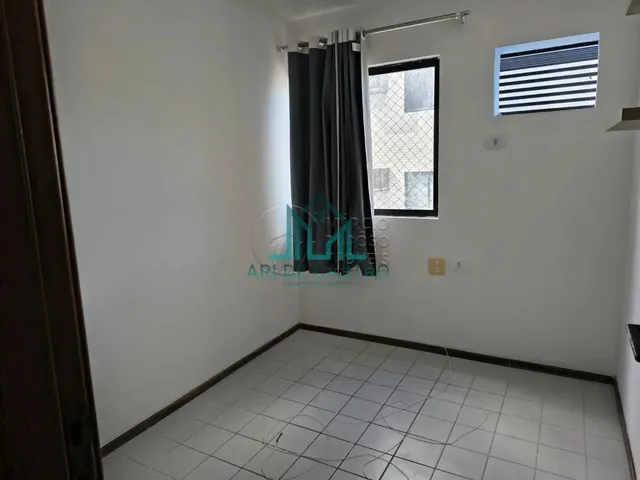 Imagem 3: Apartamento com 3 Quartos e Varanda À Venda no Edifícios na Ponta Verde com 59M²