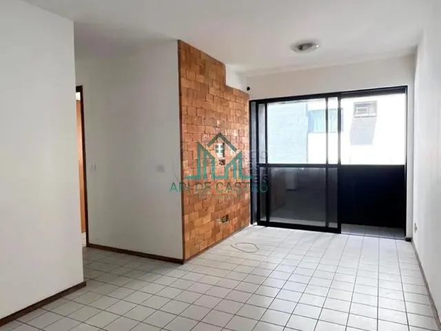 Imagem: Apartamento com 3 Quartos e Varanda À Venda