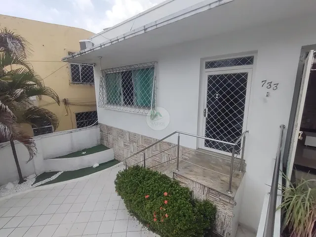 Imagem: Casa com 4 Quartos para Alugar, Bairro Centro