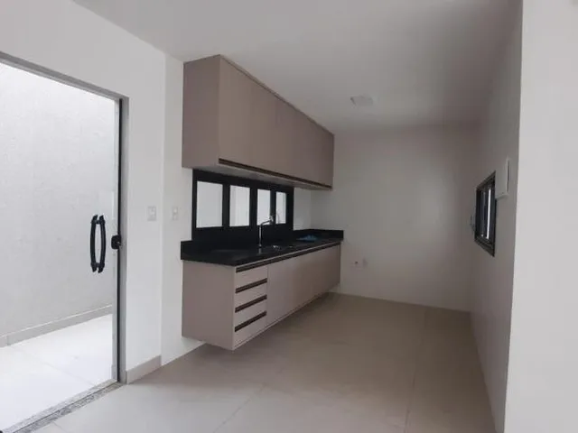 Imagem 5: Aluguel de Casa em Condomínio de Luxo em Ipitanga, Lauro de Freitas-Ba: 3 Quartos, 3 Suítes, 4 Banheiros, 1 Vaga, 300M²