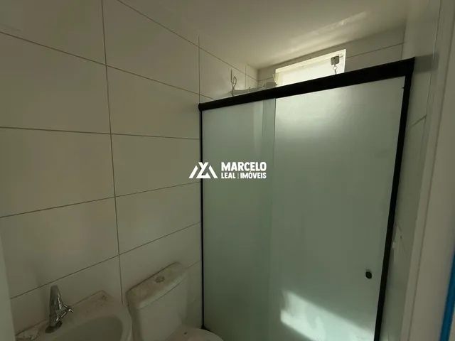 Imagem 13: Alugo Apto de 2/4 Sendo 01 Suíte com Armários Planejados na Cozinha no Condomini