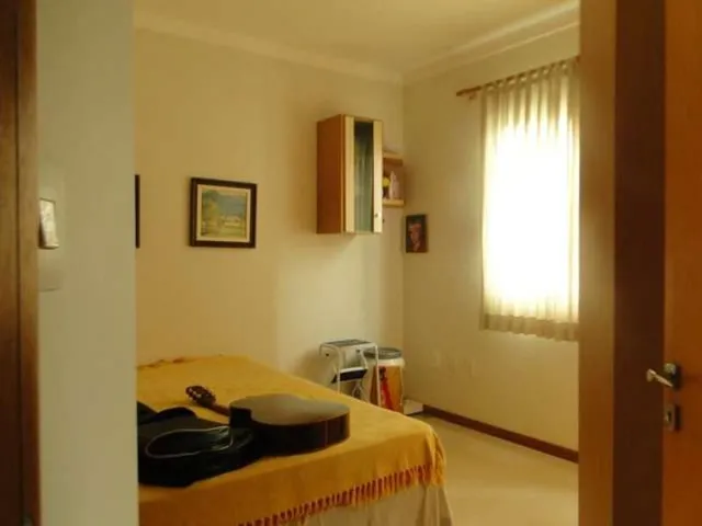 Imagem 5: 1 por Andar. 2 Garagens