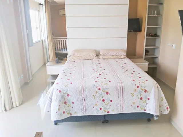Imagem 2: Grande Apartamento Duplex para Aluguel de Verão no Centro de Balneário Camboriú