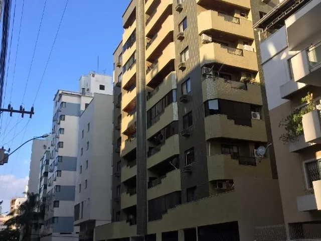 Imagem 10: Apartamento 3 Dormitorios Regiao da Igreja Matriz. Sacada com Churrasqueira