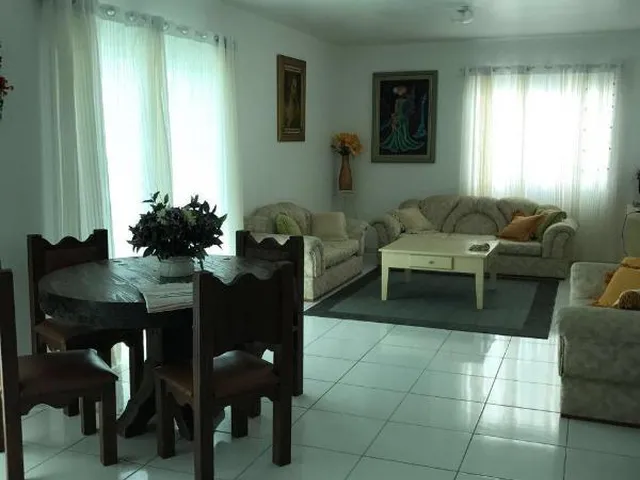 Imagem 13: Casa com Piscina na Praia do Estaleiro em Balneário Camboriú