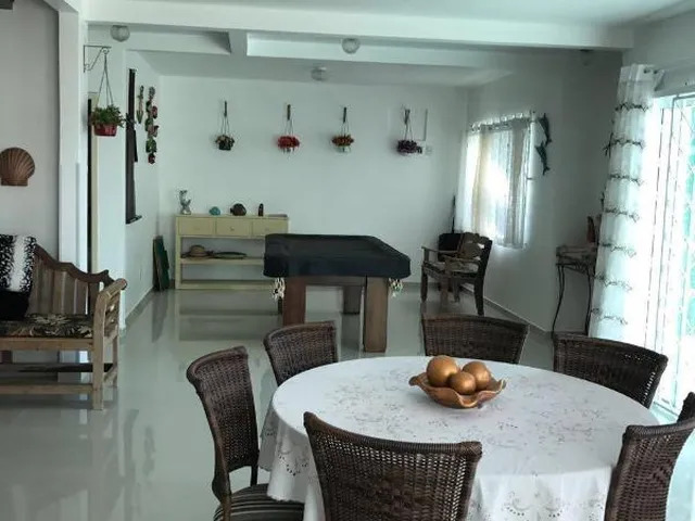 Imagem 7: Casa com Piscina na Praia do Estaleiro em Balneário Camboriú