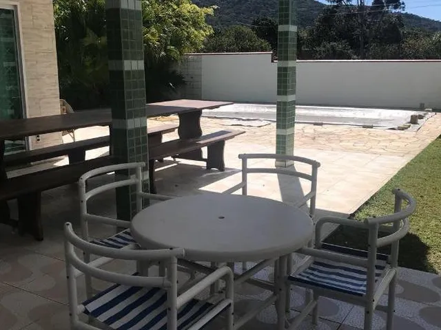 Imagem 8: Casa com Piscina na Praia do Estaleiro em Balneário Camboriú
