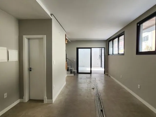 Imagem 9: Lindo Sobrado Triplex no Centro de Balneário Camboriú