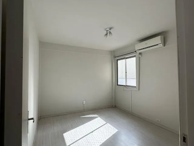 Imagem 7: Apartamento 3 Dormitorios- Avenida Brasil Balneário Camboriu- Estuda Permuta