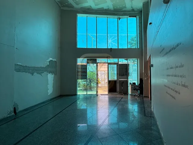 Imagem 4: Salão Comercial de Alto Padrão em Cuiabá-Mt, Bairro Alvorada: 20 Salas, 14 Banheiros, 25 Vagas de Garagem - 3.900M²!