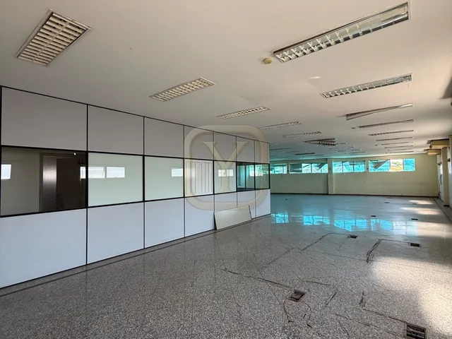 Imagem 7: Salão Comercial de Alto Padrão em Cuiabá-Mt, Bairro Alvorada: 20 Salas, 14 Banheiros, 25 Vagas de Garagem - 3.900M²!