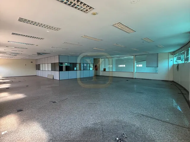 Imagem 14: Salão Comercial de Alto Padrão em Cuiabá-Mt, Bairro Alvorada: 20 Salas, 14 Banheiros, 25 Vagas de Garagem - 3.900M²!