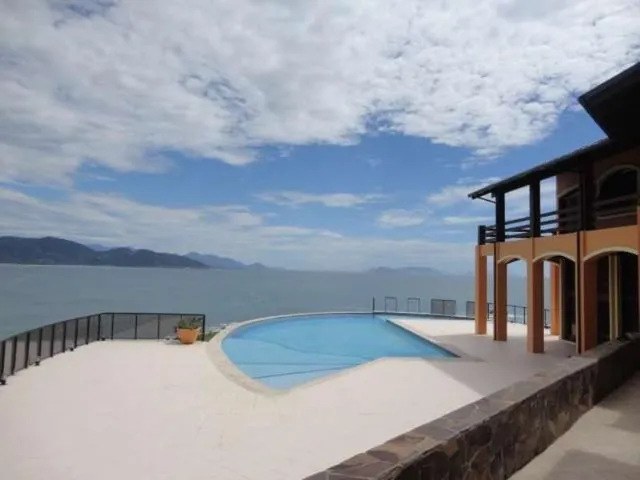Imagem 7: Alugo Temporada Casa Beira Mar com Piscina 5 Suítes