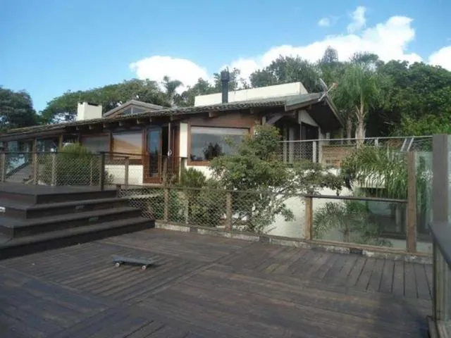 Imagem 13: Aluguel de Temporada em Garopaba Belíssima Casa em Meio À Mata, Piscina, Churrasqueira com Visual 360º Mar