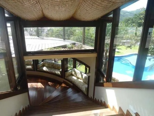 Imagem 9: Aluguel de Temporada em Garopaba Belíssima Casa em Meio À Mata, Piscina, Churrasqueira com Visual 360º Mar