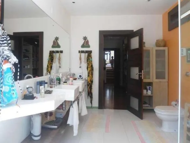 Imagem 3: Aluguel de Temporada em Garopaba Belíssima Casa em Meio À Mata, Piscina, Churrasqueira com Visual 360º Mar