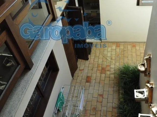 Imagem 2: Alugo por Temporada Bela Casa 4 Suítes e Piscina no Centro de Garopaba, Alto Padrão