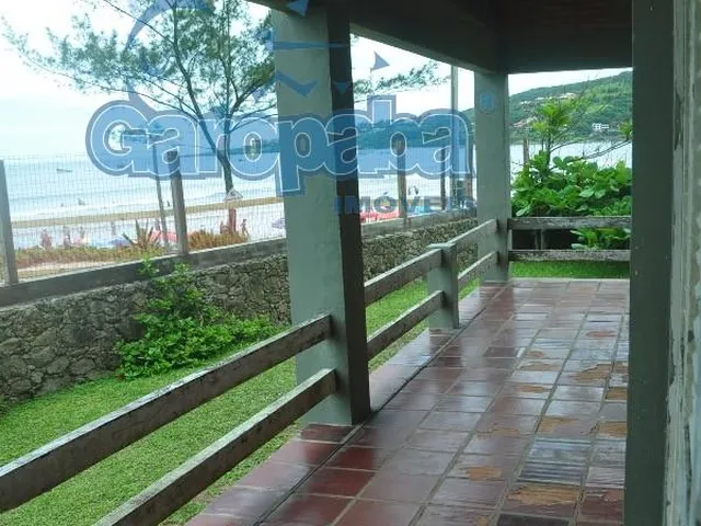 Imagem 12: Alugo Temporada Ou Vendo em Garopaba Casa Beira Mar 4 Suítes, 4 Suítes