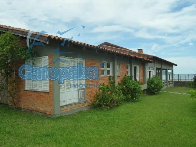 Imagem 3: Alugo Temporada Ou Vendo em Garopaba Casa Beira Mar 4 Suítes, 4 Suítes