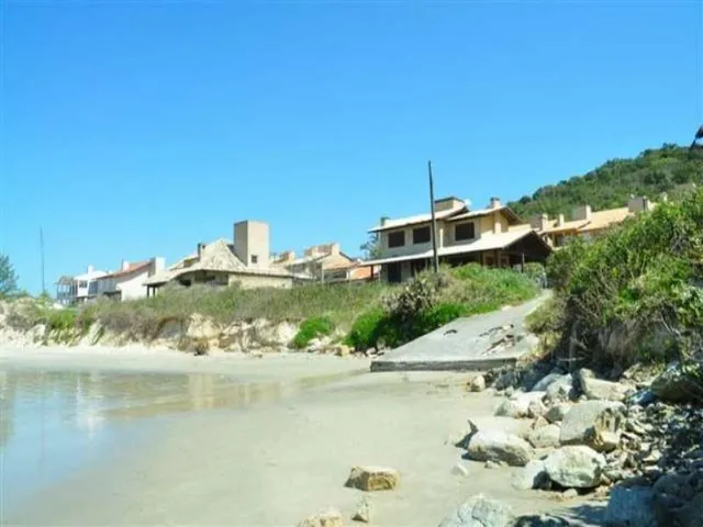 Imagem 16: Aluguel Temporada em Garopaba Casa 4 Suítes Beira Mar