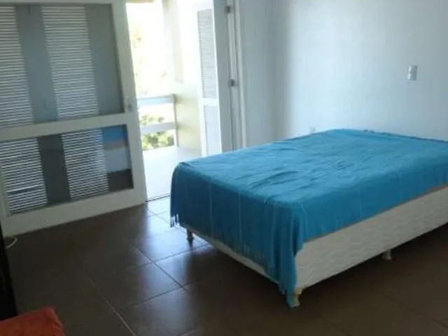 Imagem 3: Aluguel Temporada em Garopaba Casa 4 Suítes Beira Mar