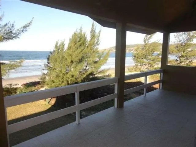 Imagem 6: Aluguel Temporada em Garopaba Casa 4 Suítes Beira Mar