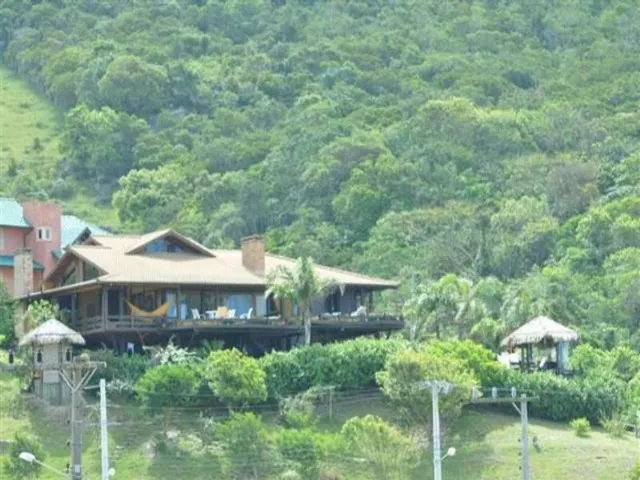 Imagem 15: Casa de Luxo em Condomínio: 5 Suítes, 3 Salas em Garopaba-Sc, Bairro Morrinhos - Aluguel Temporada!