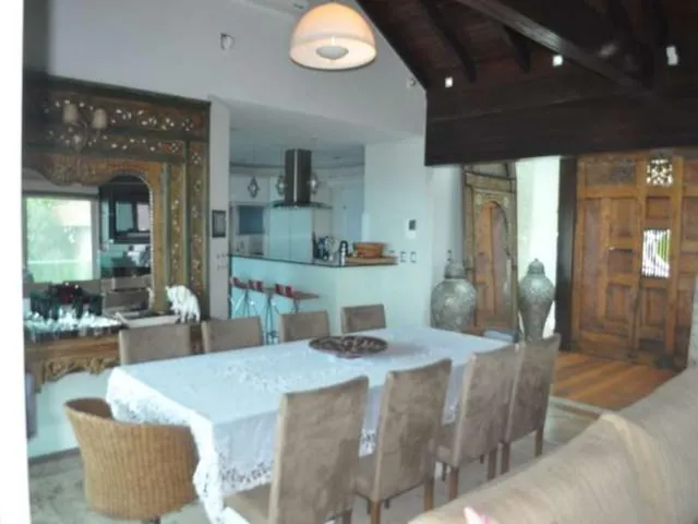 Imagem 8: Aluguel Temporada Garopaba Belissima Casa 5 Dormitórios, Piscina, Sauna, Vista para o Mar