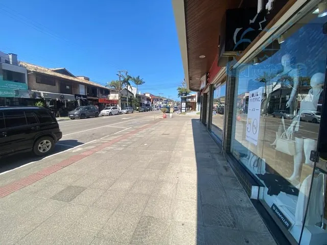 Imagem 10: Oportunidade Única: Ponto Comercial para Venda e Locação no Centro de Garopaba-Sc, 2Salas, 2 Banheiros, 80M²